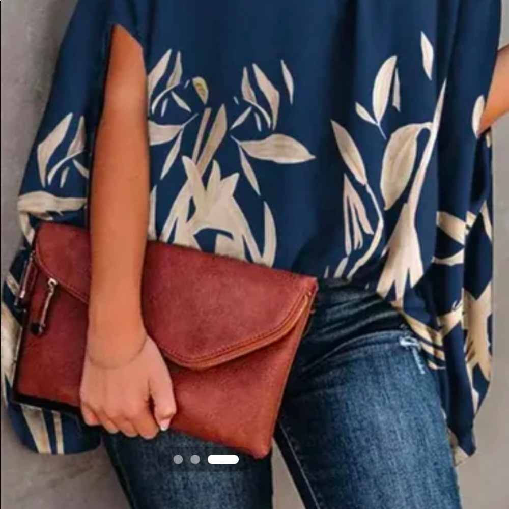 Banana republic brand new very stylish envelope bag